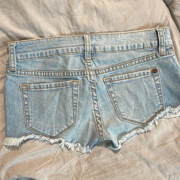 Short jean shorts - Picture 4 of 5